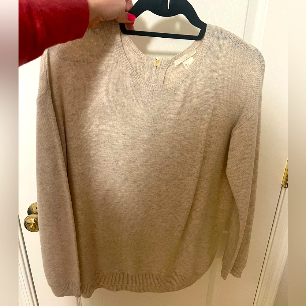 Oatmeal light sweater